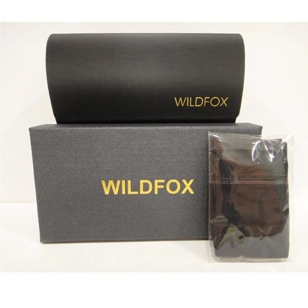 Wildfox Liz Oversized Sunglasses - Picture 3 of 4